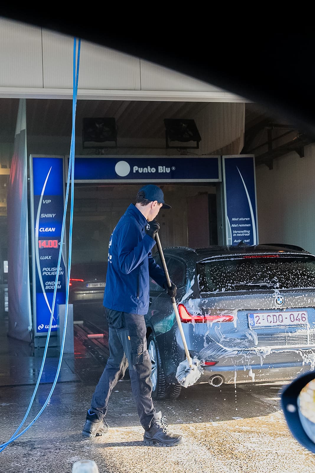 Schone auto voor het weekend? Kom langs bij onze vestiging in Beveren! 🧼